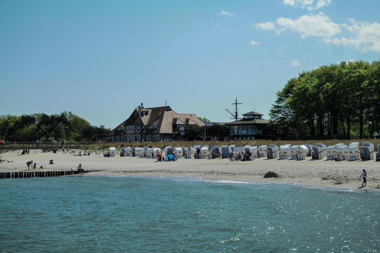 Ferienwohnungen Meerfarbig Zingst - Haustierfrei -Terrasse Mit Strandkorb Oder Balkon - E-Ladesaeule - Parkplatz - Wlan - Fahrradschuppen - Waschtrockner - Ruhig Und Zentral - Nichtraucher Exteriér fotografie