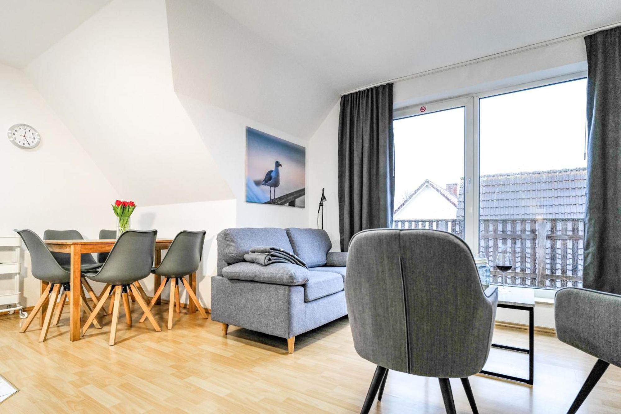 Ferienwohnungen Meerfarbig Zingst - Haustierfrei -Terrasse Mit Strandkorb Oder Balkon - E-Ladesaeule - Parkplatz - Wlan - Fahrradschuppen - Waschtrockner - Ruhig Und Zentral - Nichtraucher Exteriér fotografie